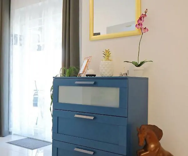 Perla Nyaraló Zára