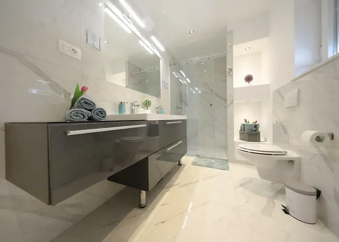 Perla Nyaraló Zára